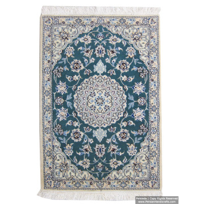 Medallion Design Wool & Cotton Naein Persian Rug  -  RN5003