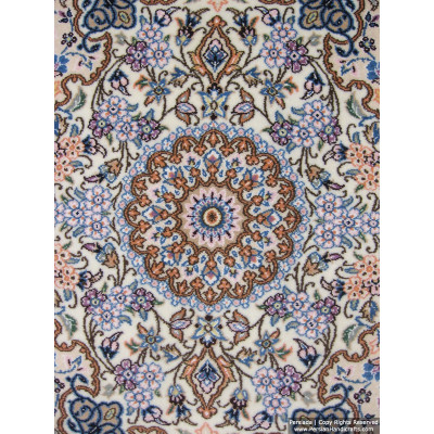 Medallion Design Wool & Cotton Naein Persian Rug  -  RN5004 Medallion Design Wool & Cotton Naein Persian Rug  -  RN5004