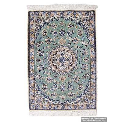 Medallion Design Wool & Cotton Naein Persian Rug  -  RN5005
