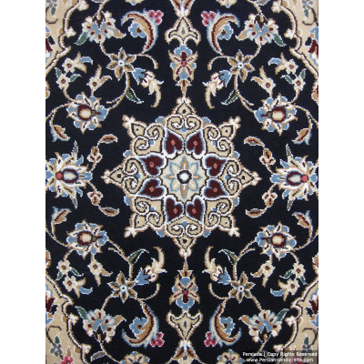Medallion Design Wool & Cotton Naein Persian Rug  -  RN5015 Medallion Design Wool & Cotton Naein Persian Rug  -  RN5015
